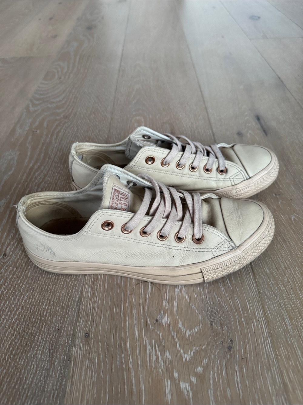 Converse Leather All Star Low Top Sneakers - Baby Pink with Rose Gold. Women’s 8